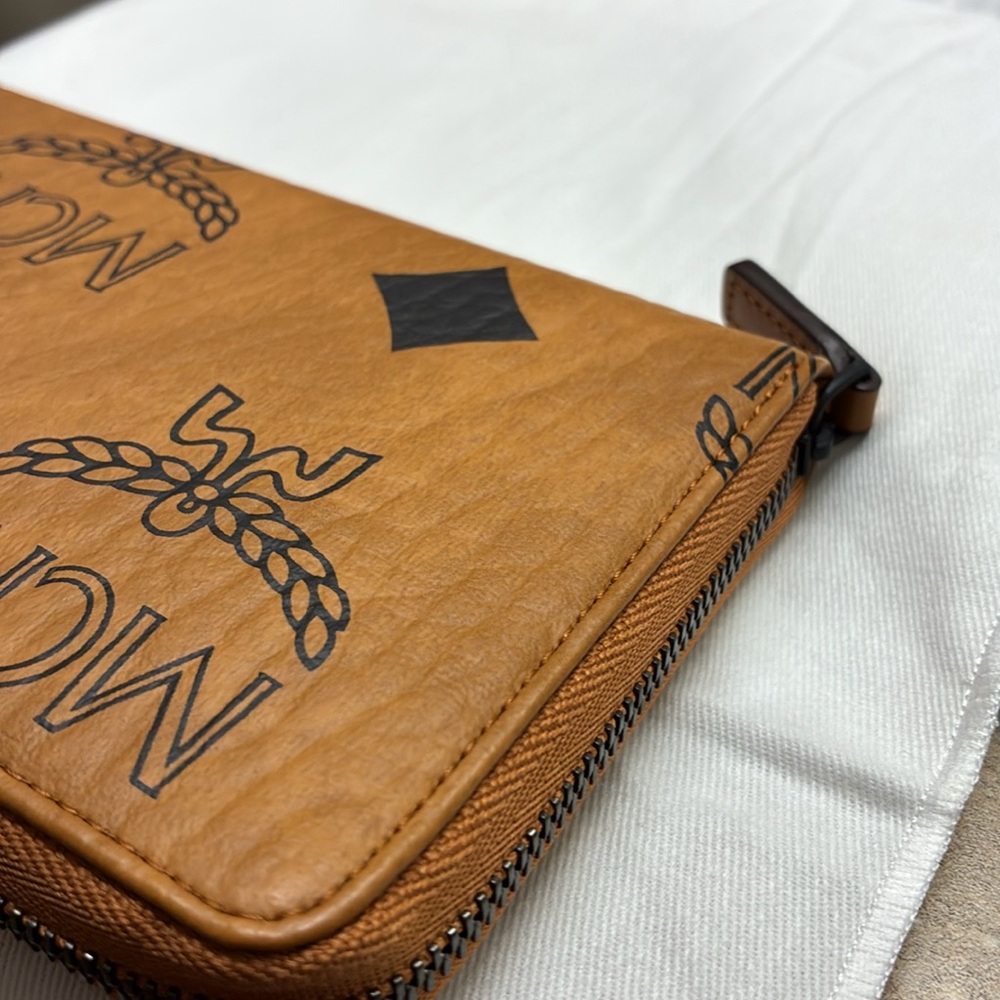 MCM Brown Logo Clutch - Picture 8 of 10